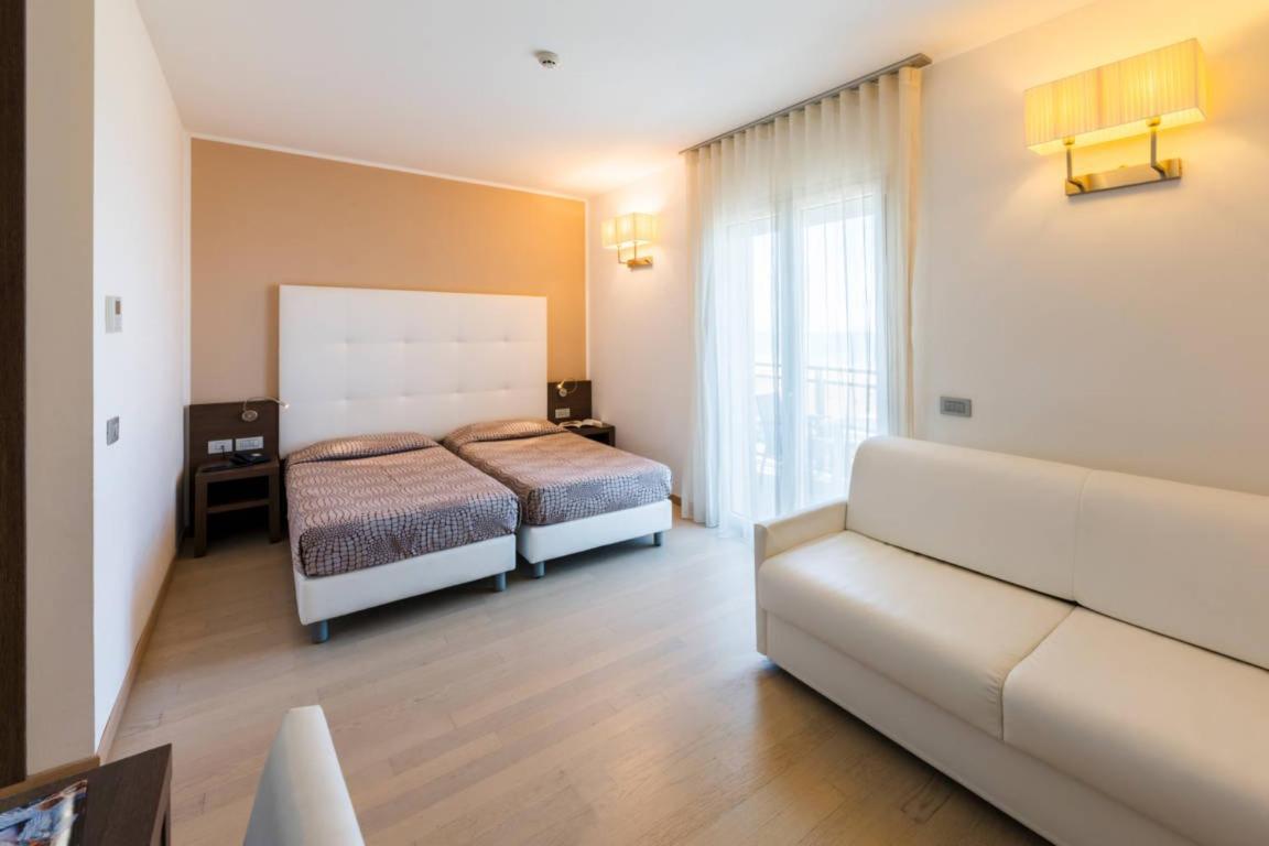 Hotel Italy Μπιμπιόνε Εξωτερικό φωτογραφία